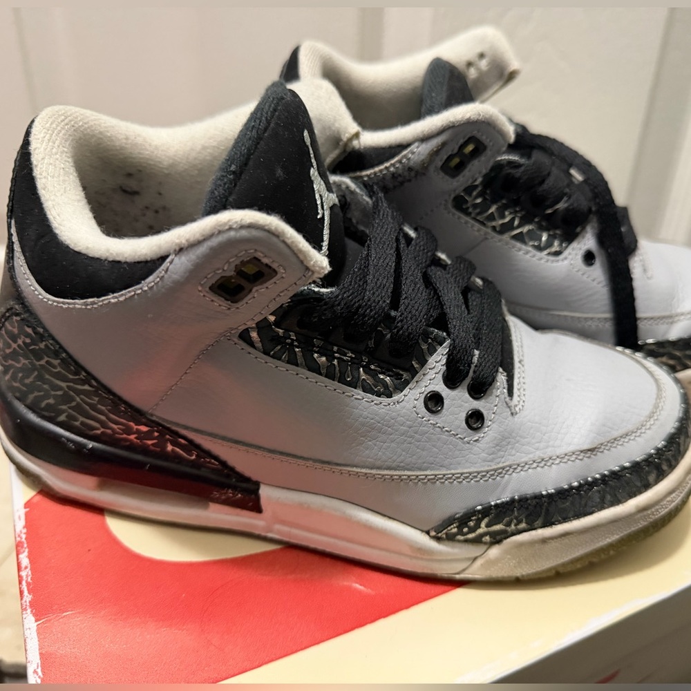 Air Jordan 3’s cement gray